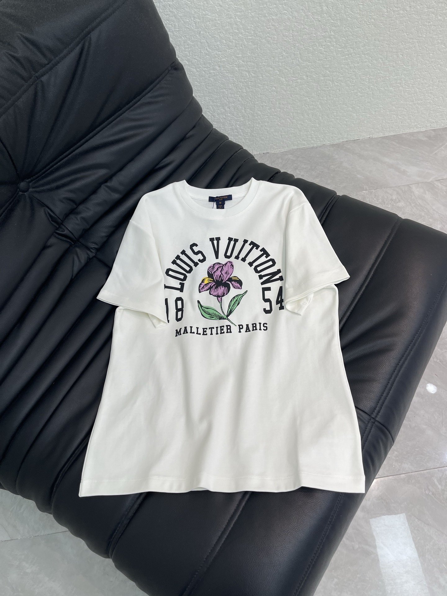 Women's short sleeves